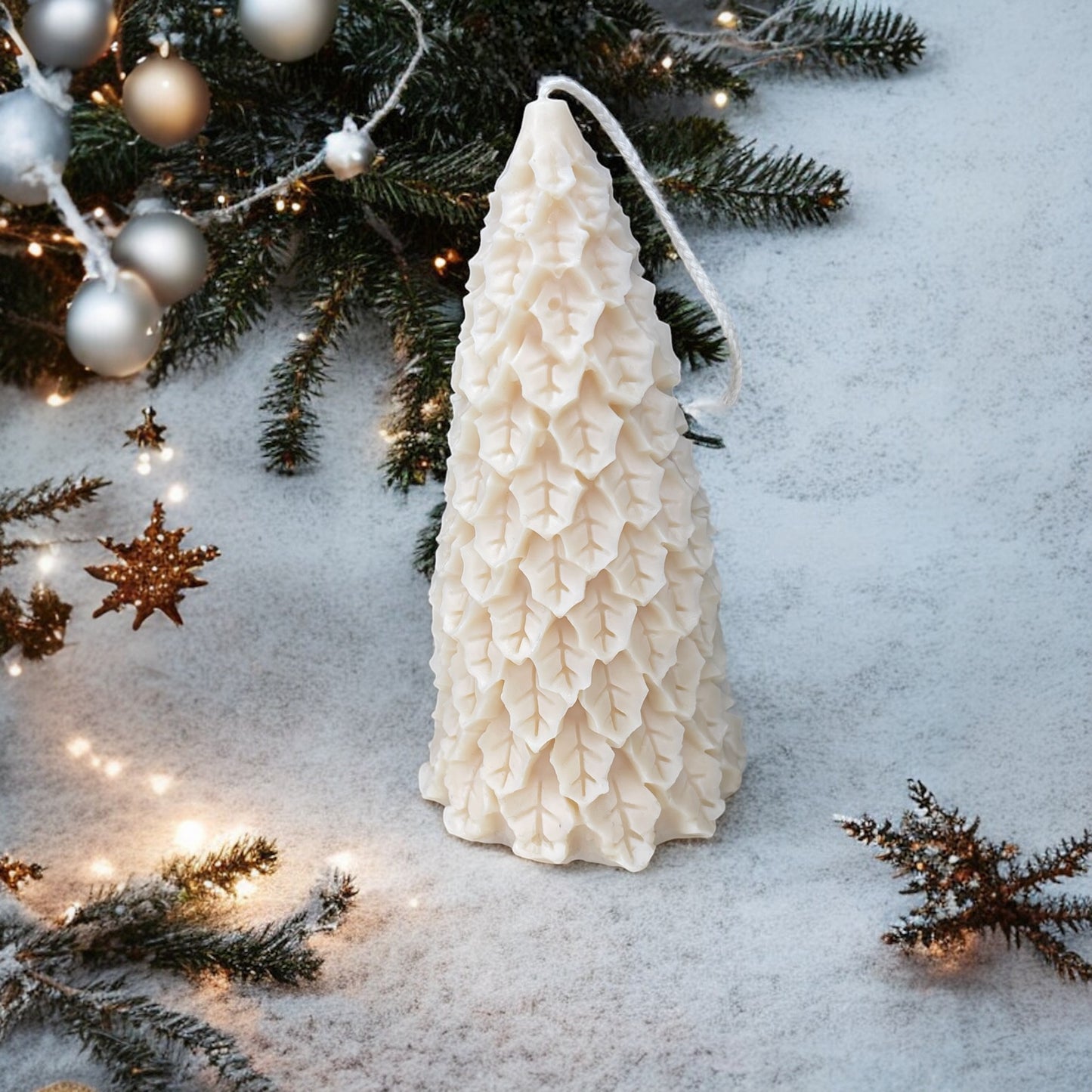 DECORATIVE CANDLE - MEDIUM HOLLY CHRISTMAS TREE