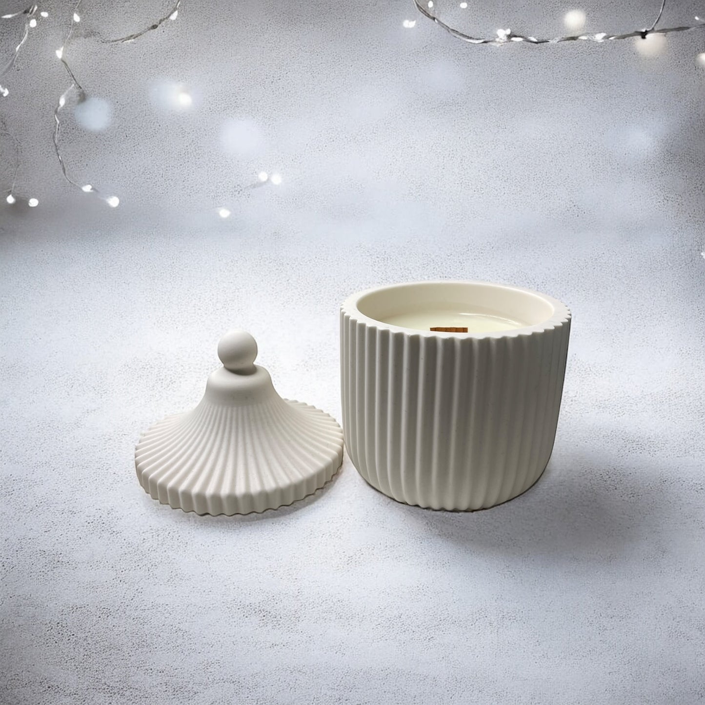 JESMONITE CANDLE - RIBBED CANDLE WITH DECORATIVE LID